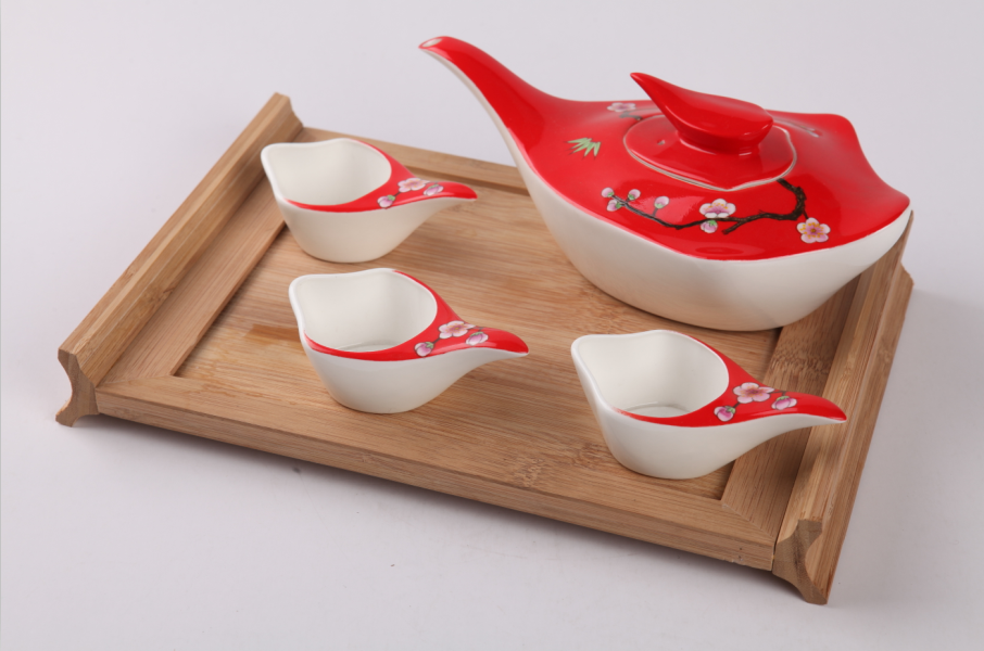 5头手绘红梅鹅头骨质瓷茶具